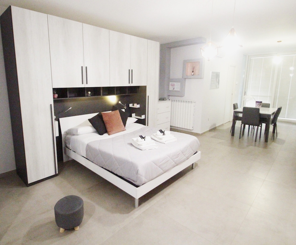 Business Triple Room, Multiple Beds, Non Smoking, City View