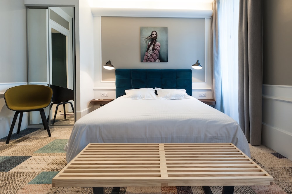 Superior Room, 1 Queen Bed (Castle)