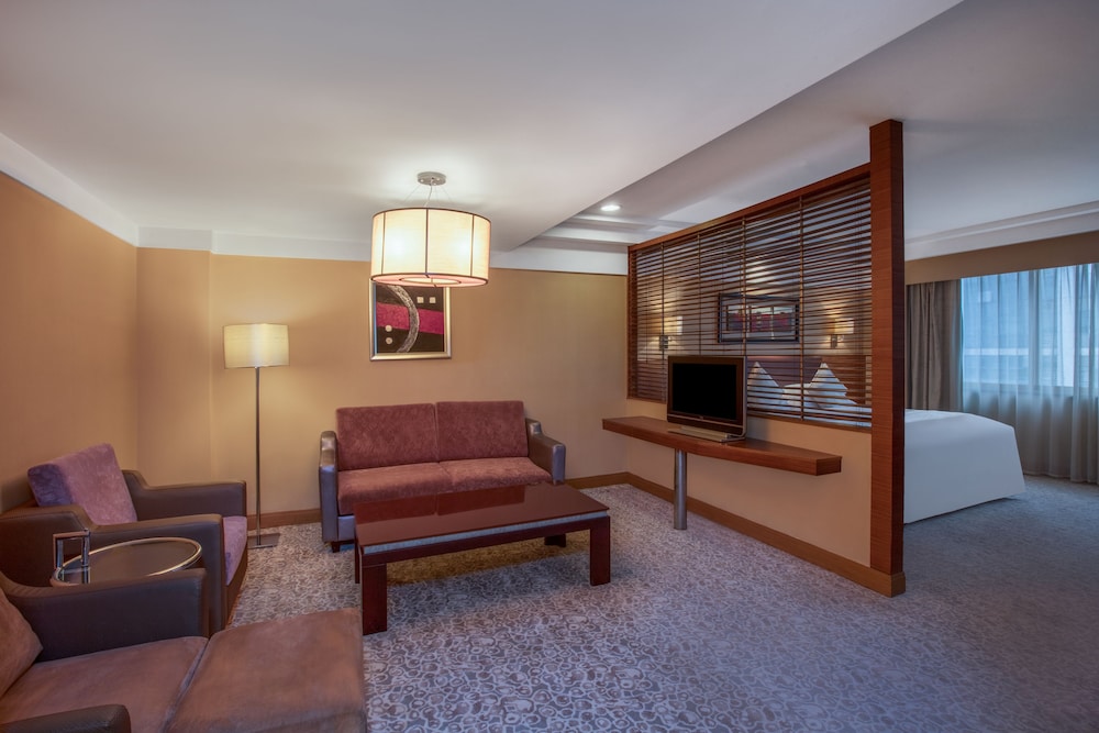 Superior Suite, 1 King Bed, Non Smoking (Crown) - Photo 1