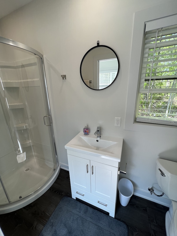 House, 1 Bedroom (No pets, tiny house, linens included) photo 3