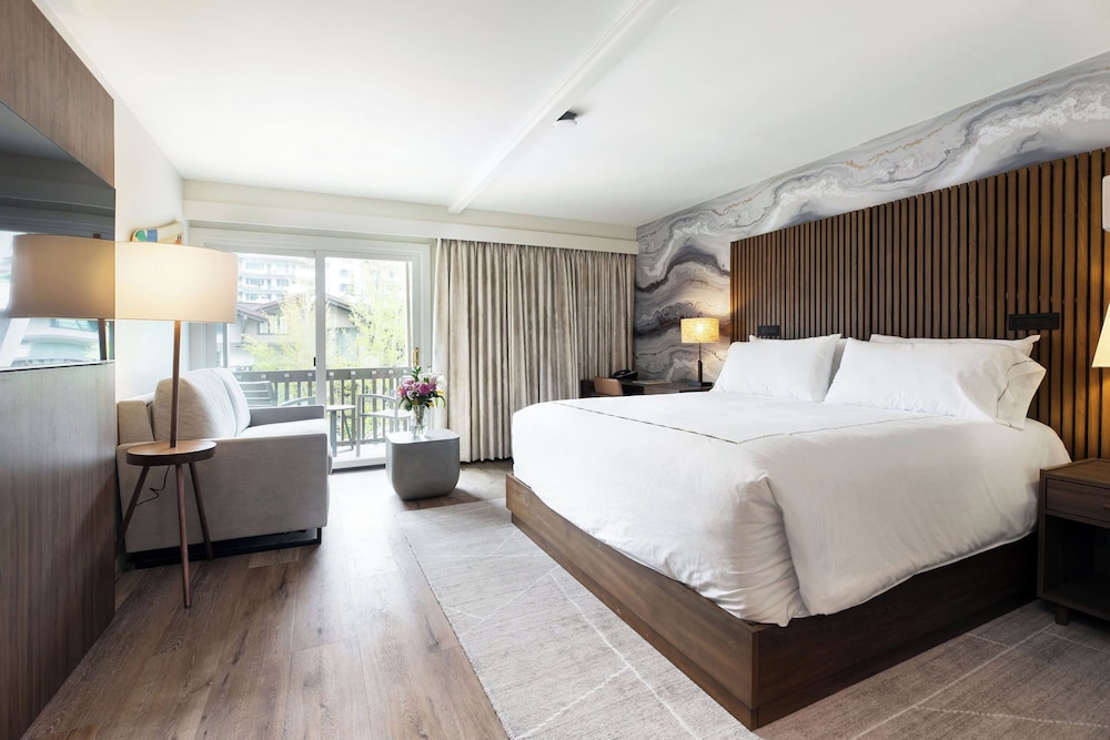Standard Room, 1 King Bed, River View