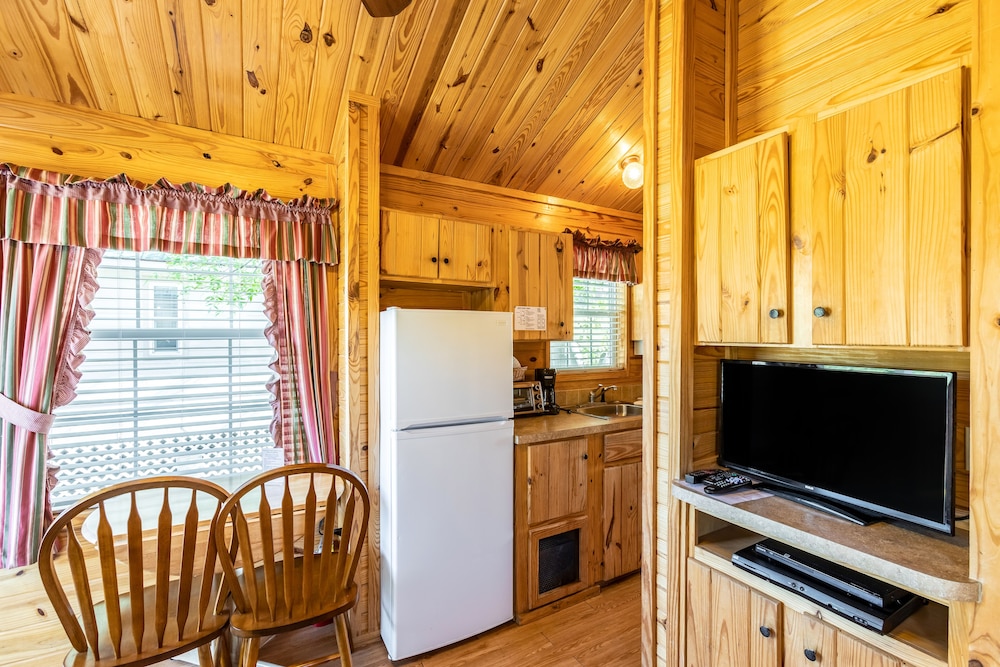 Standard Cabin, Non Smoking (Linens Included) photo 2