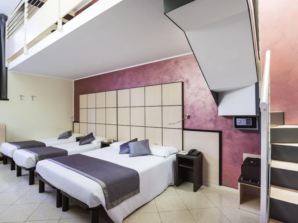 Family Room, Multiple Beds