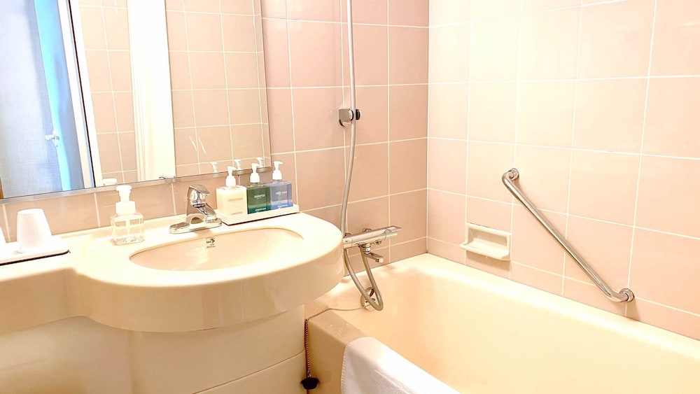 Suite Twin Room, Non Smoking - Photo 4
