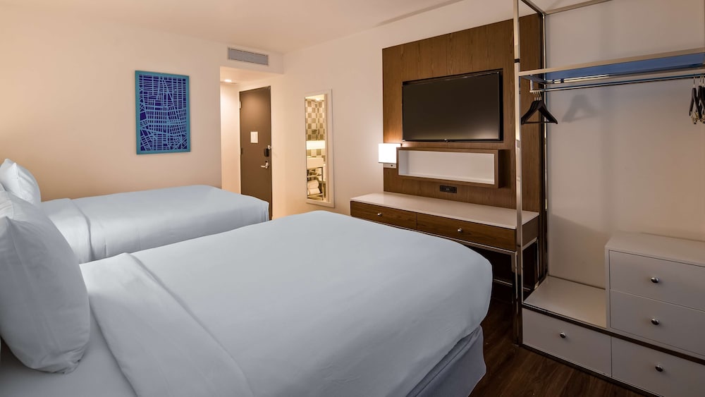 Standard Room, 2 Double Beds, Accessible, Bathtub (Larger Room)