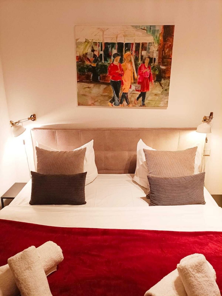 Deluxe Double Room, Private Bathroom, City View (DZ groß) photo 3