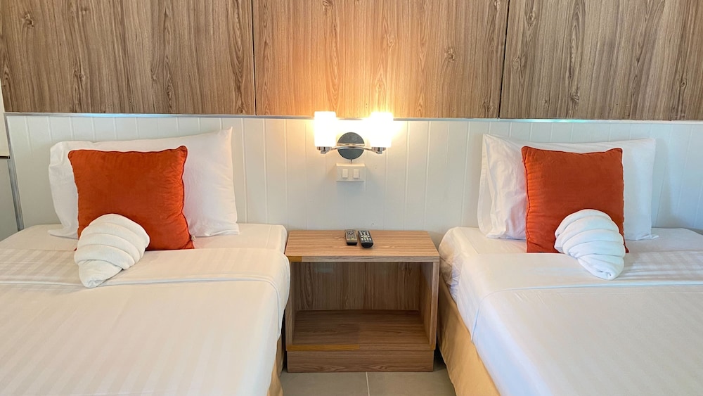Junior Double or Twin Room, Non Smoking photo 3