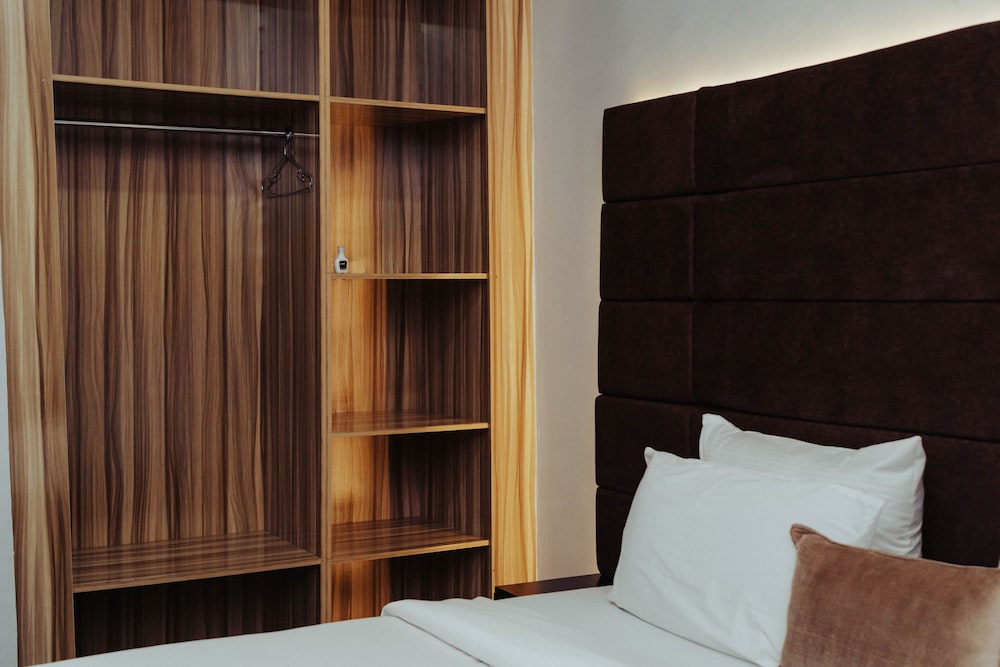 Executive Room - Photo 4