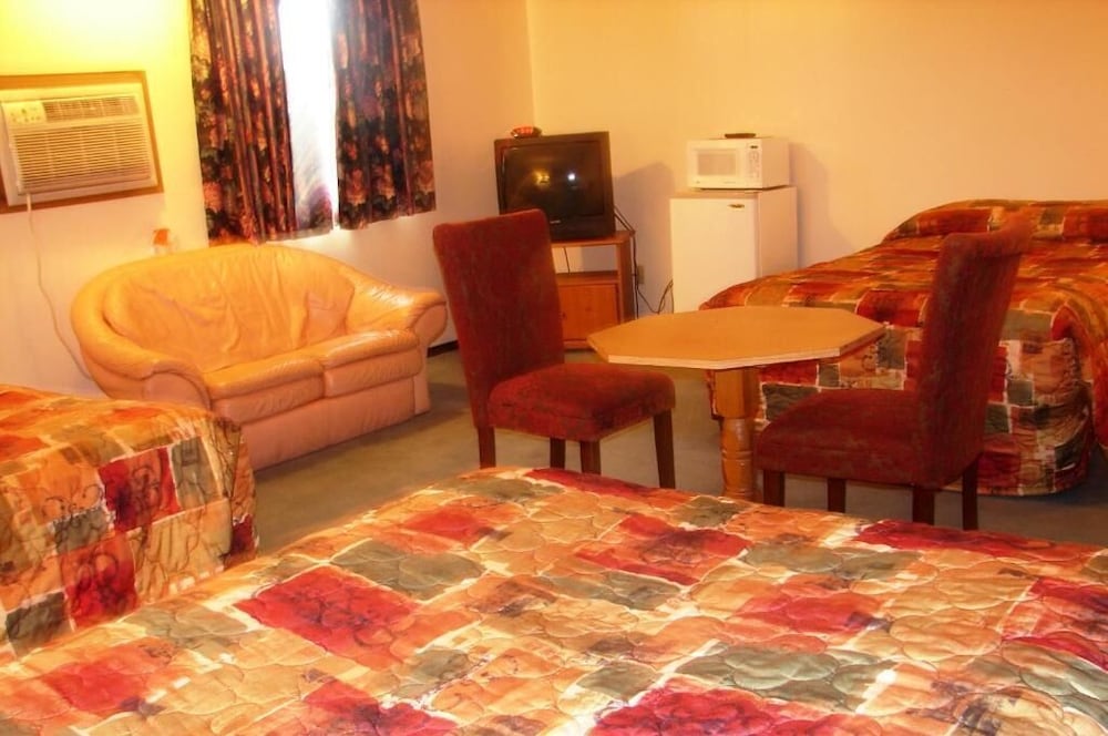 Standard Triple Room - Photo 10