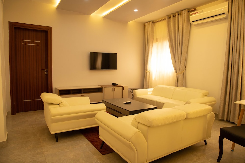 Family Penthouse photo 1