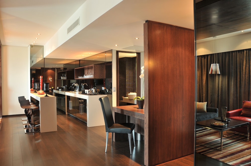 Presidential Suite thumbnail 6