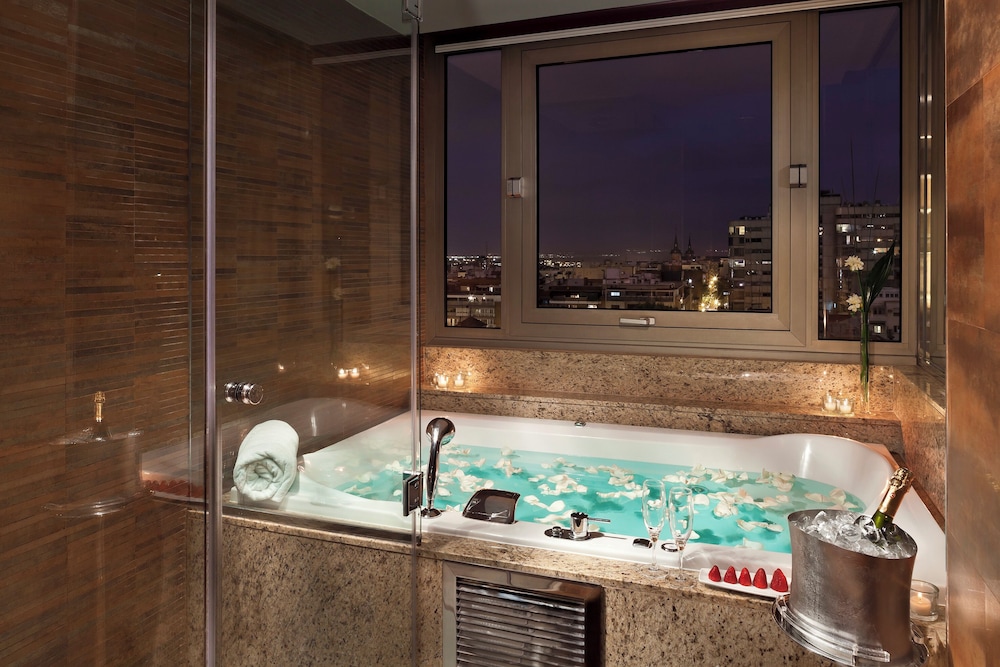 Grand Room (Premium Views - The Level Access,2+1) thumbnail 5