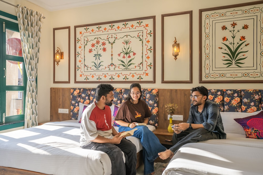 Deluxe Triple Room (with balcony)