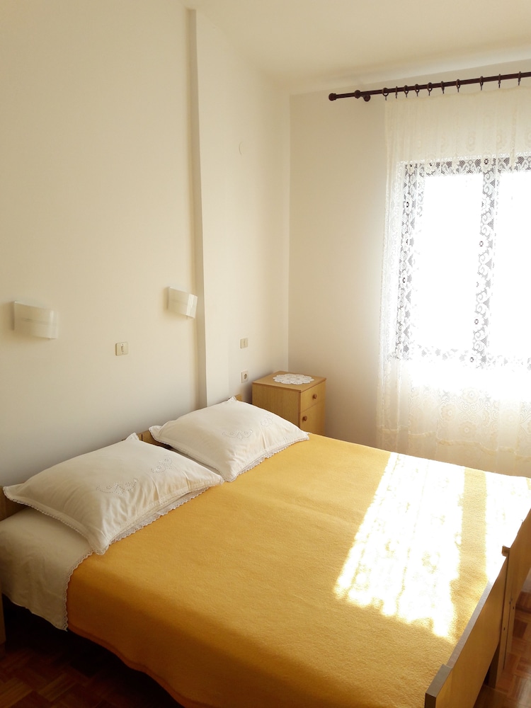 Apartment, 2 Bedrooms (A9)