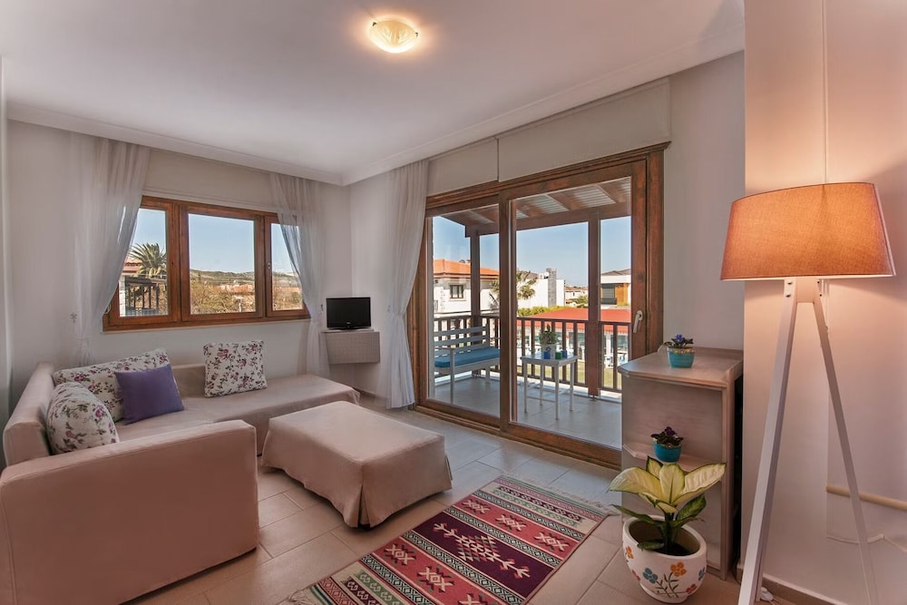 Grand Suite, Garden View