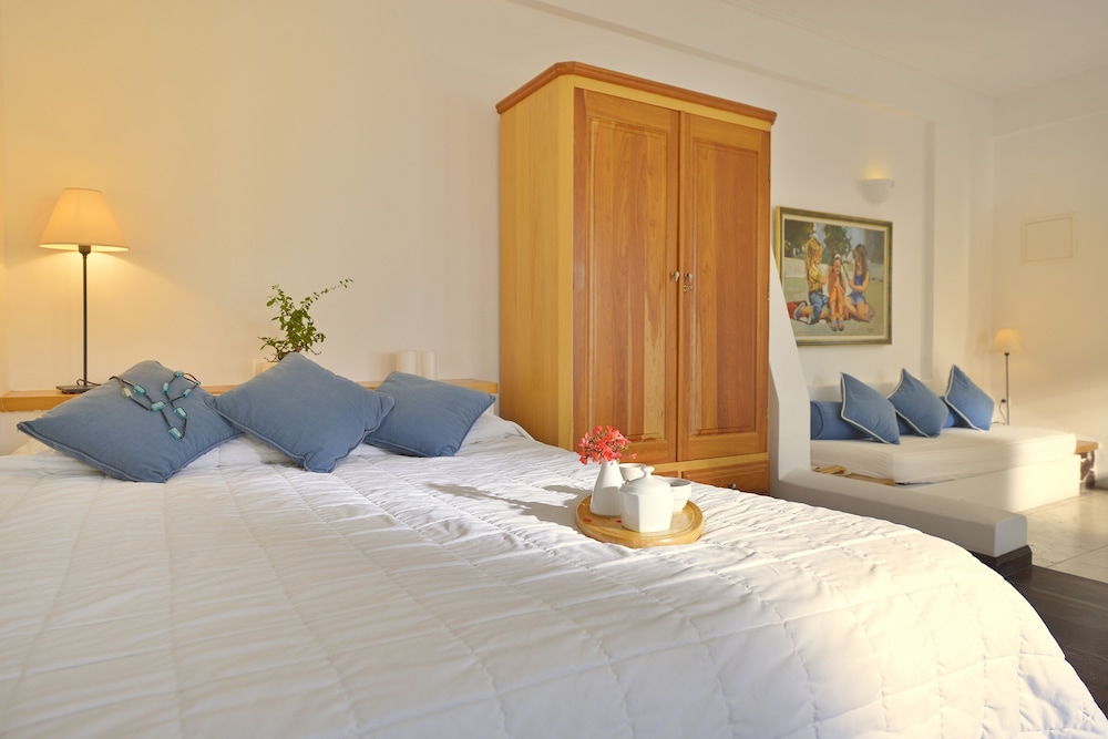 Junior Suite, Jetted Tub - Photo 4