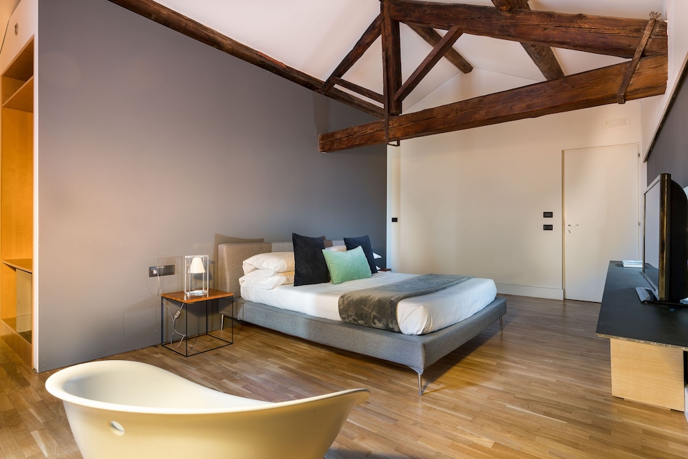 Comfort Room photo 2