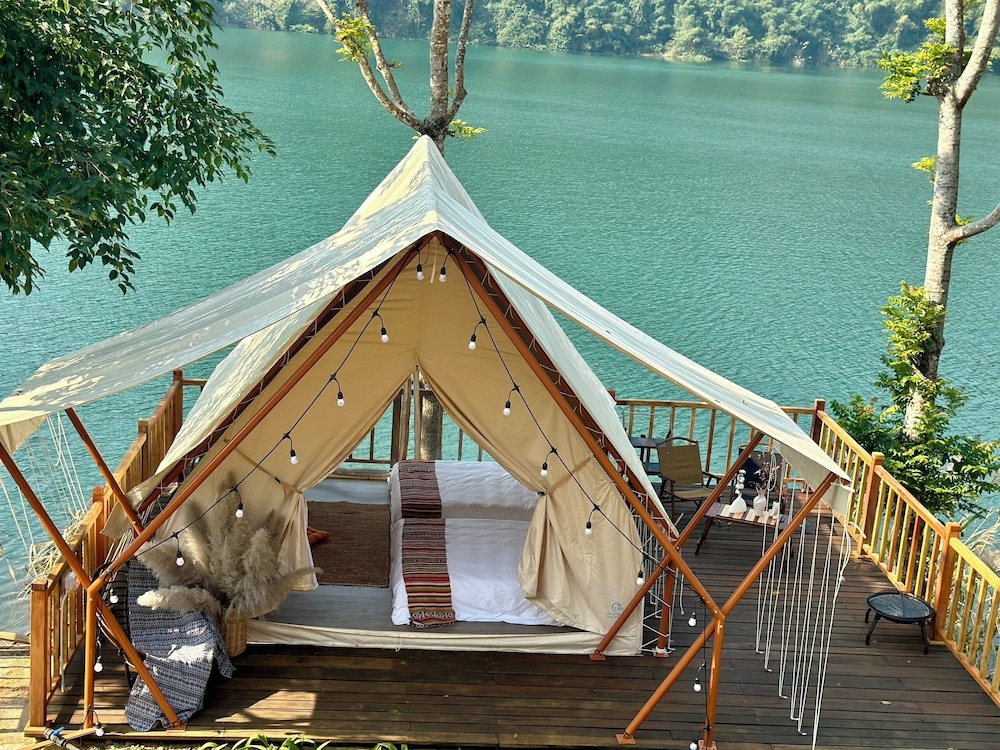 Deluxe Bungalow, Lake View, Lakeside photo 2