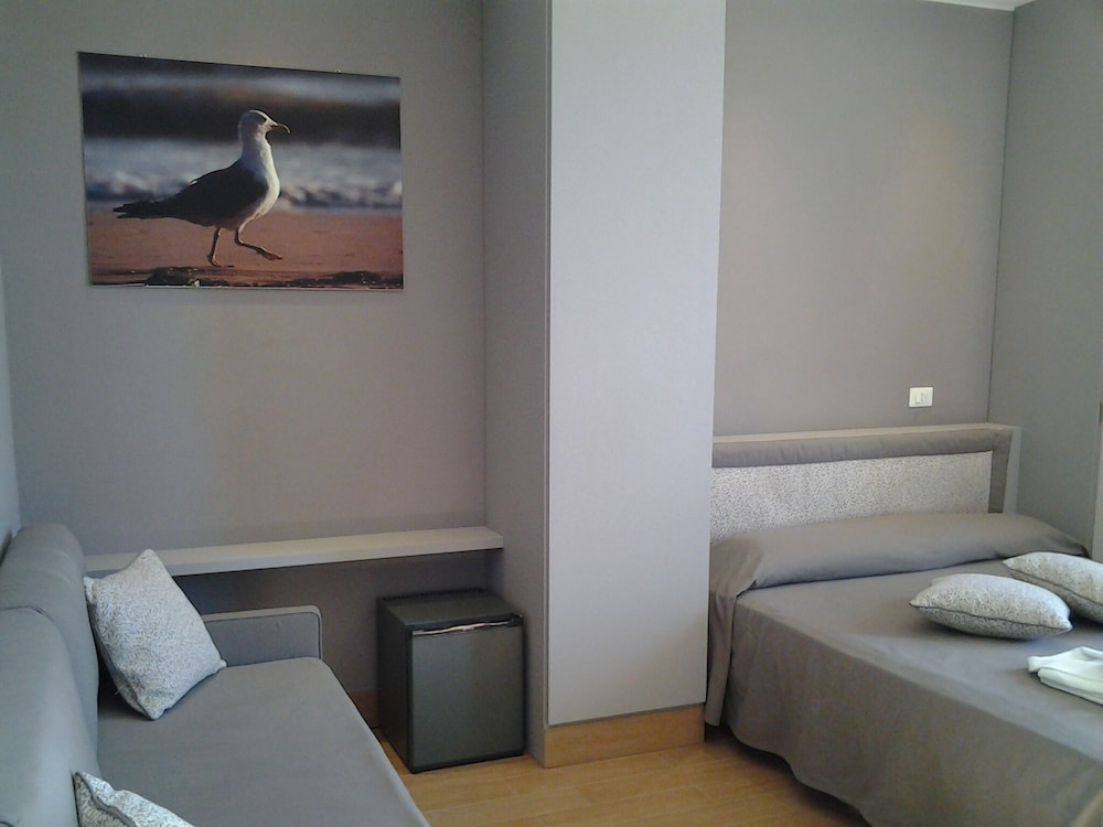 Double Room, Balcony, Partial Sea View photo 1
