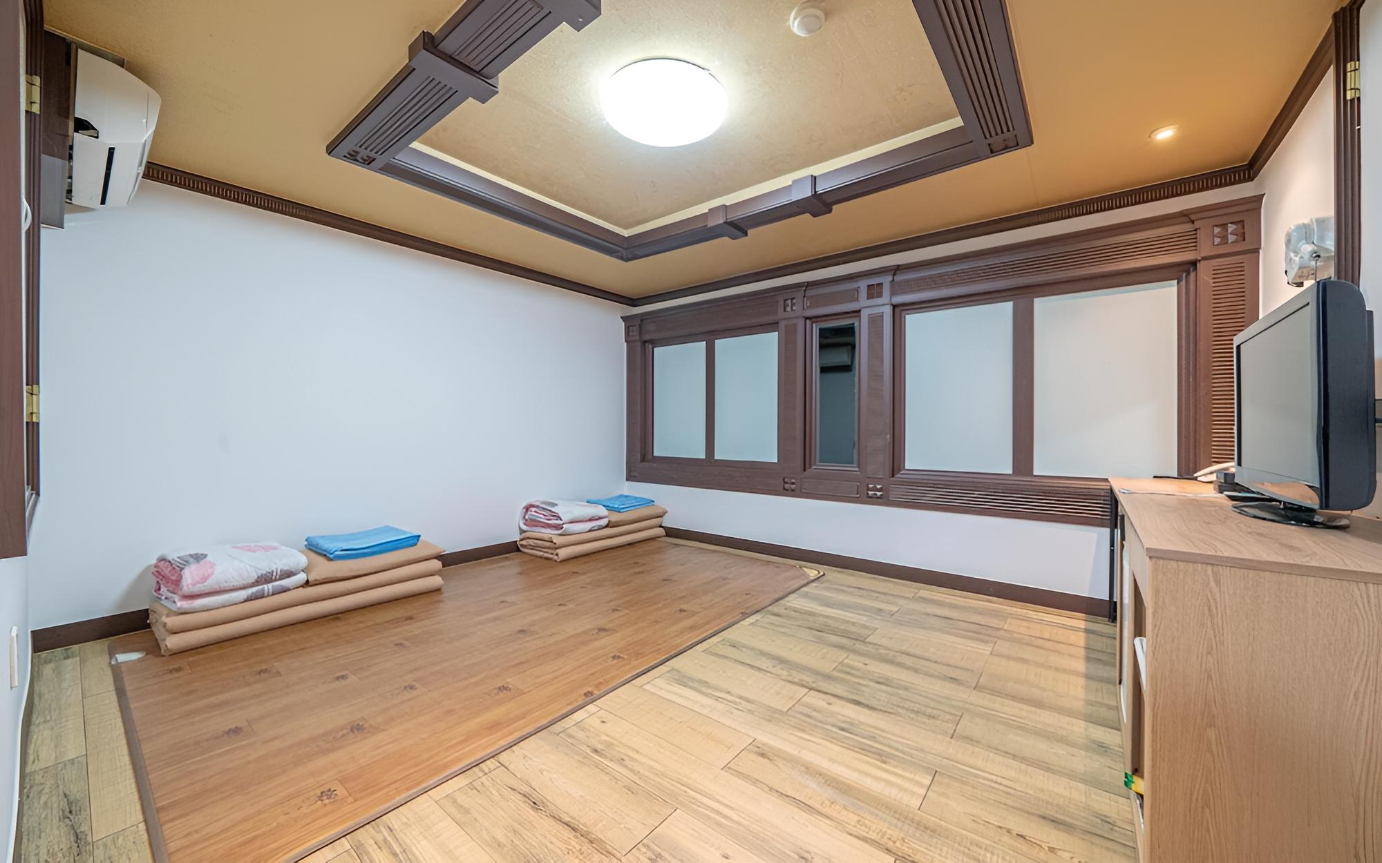 Room (Special Room (Ondol / Additional char) - Photo 4