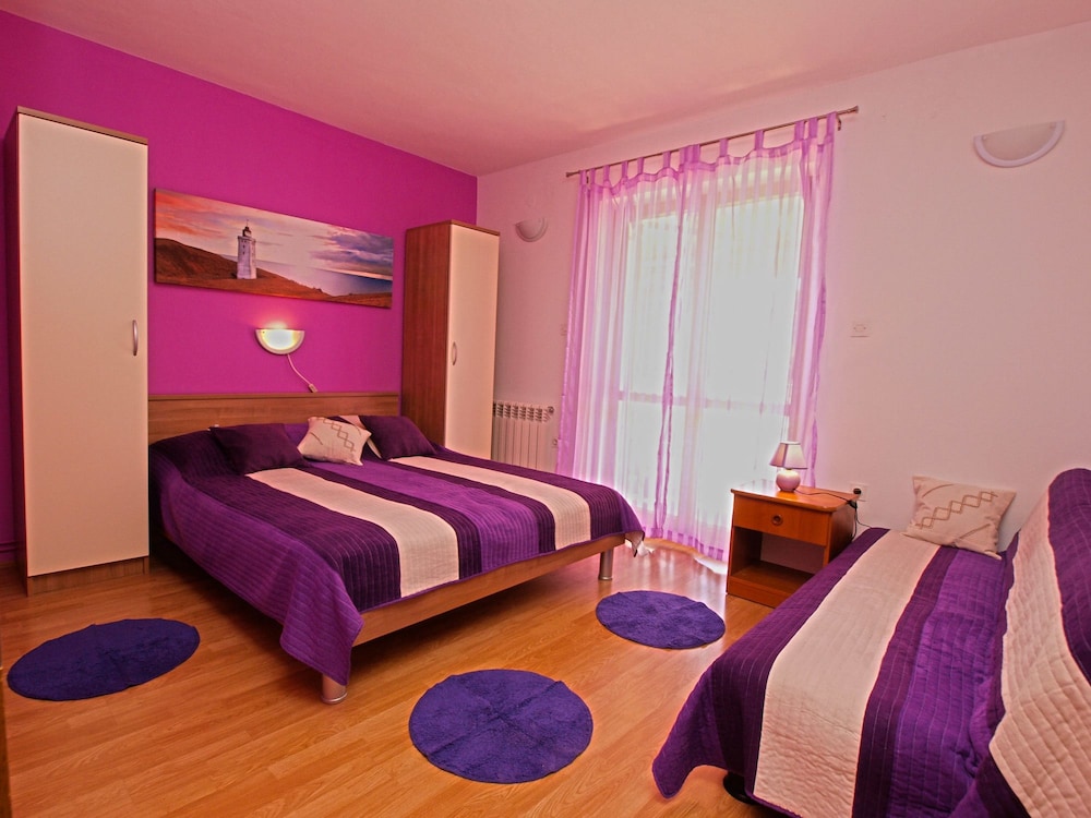 Apartment, 2 Bedrooms (768/1789)