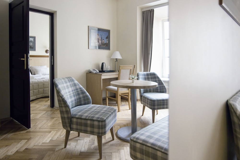 Deluxe Suite photo 1