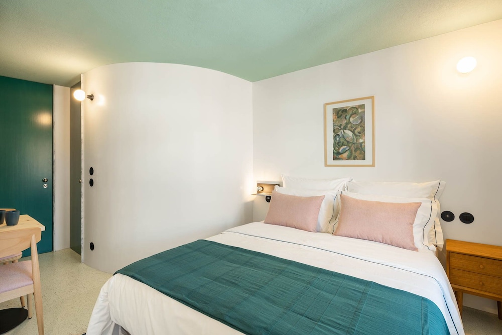 Classic Room - Photo 1