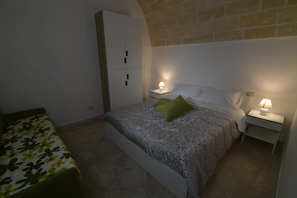 Double Room (n.4)