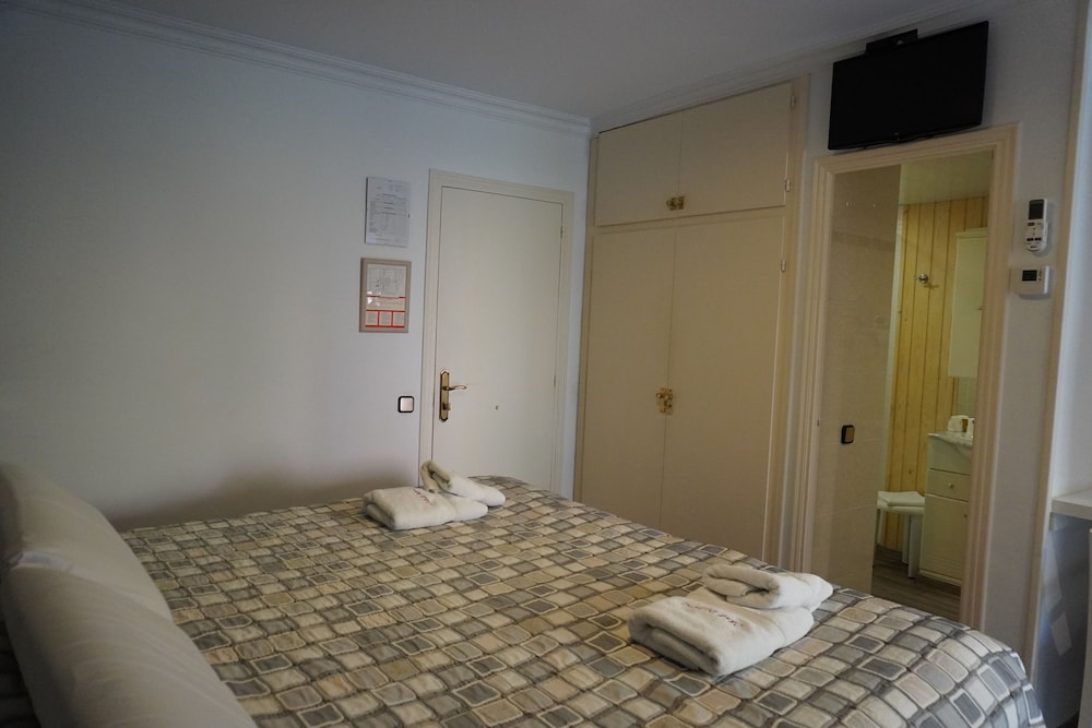 Deluxe Room, Balcony, Garden View