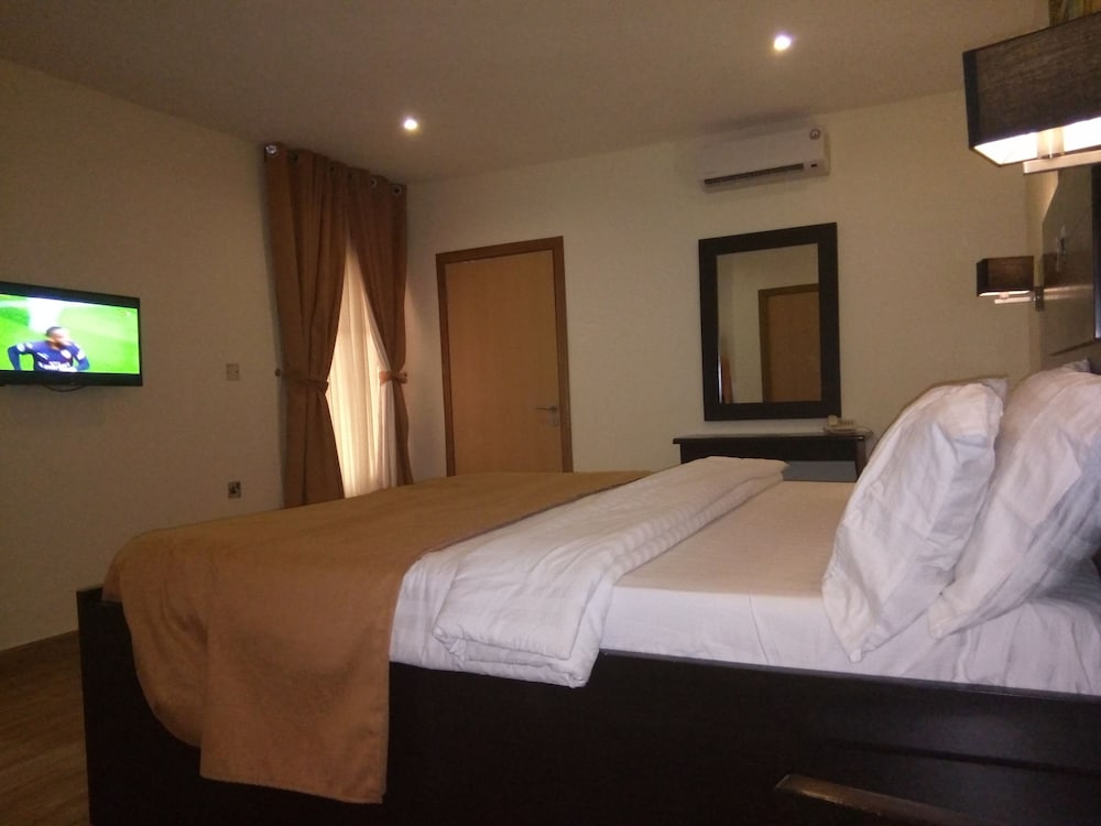 Deluxe Room - Photo 5