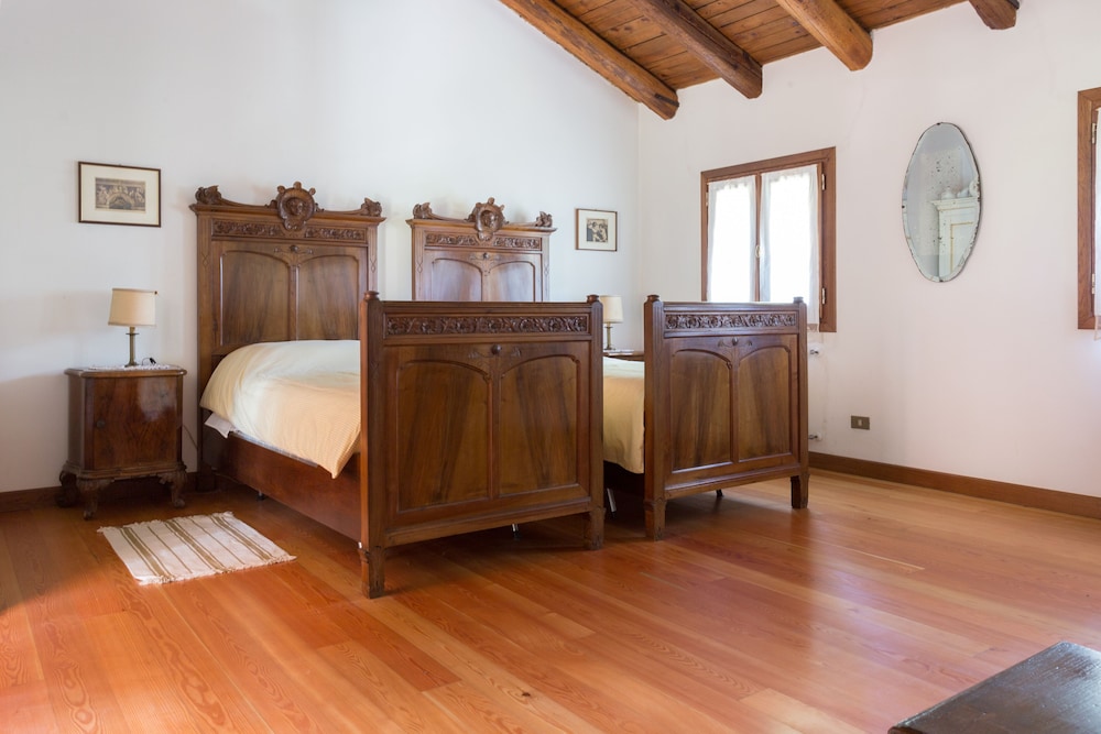 Quadruple Room, Private Bathroom (external Camera 6)