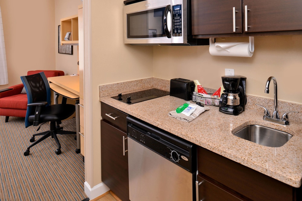 Suite, 1 Bedroom - Photo 7