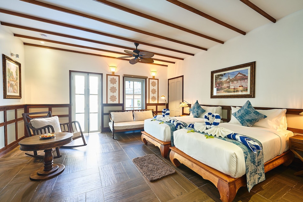 Pool Access Twin Room