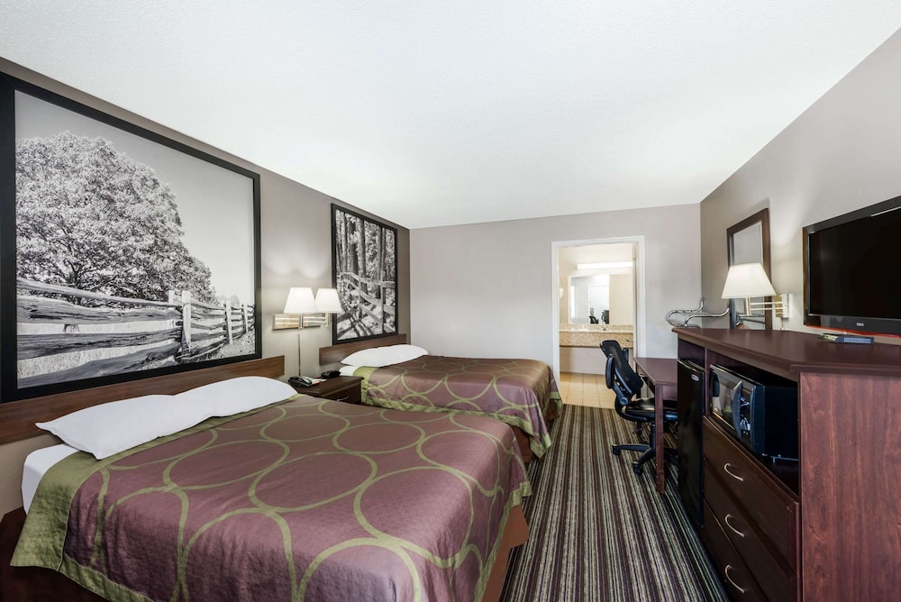Room, 2 Double Beds - Photo 1