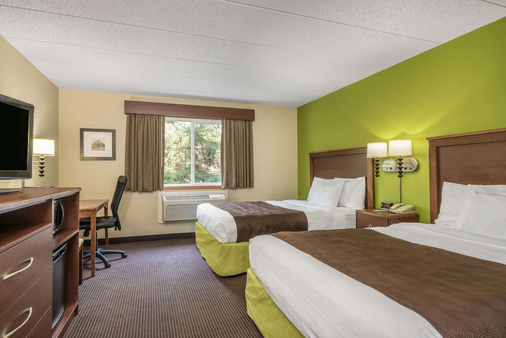 Room, 2 Queen Beds, Non Smoking photo 1
