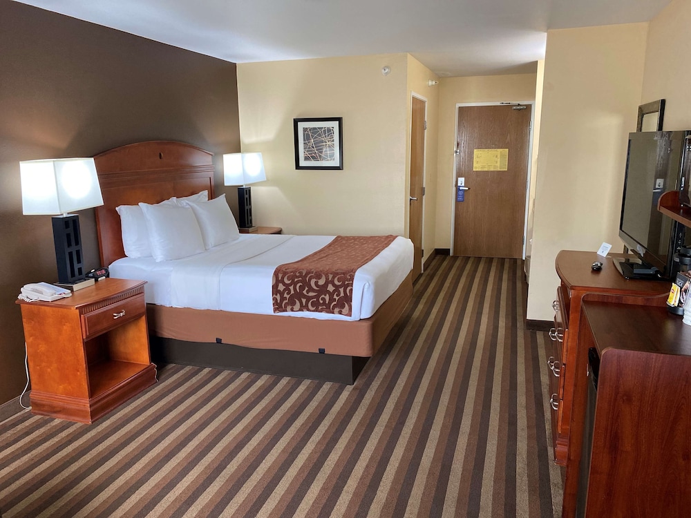Standard Room, 1 Queen Bed, Non Smoking photo 2