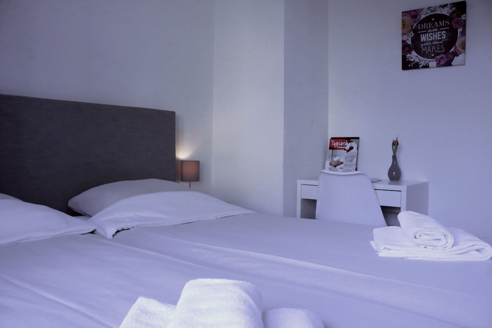 Basic Double Room photo 3