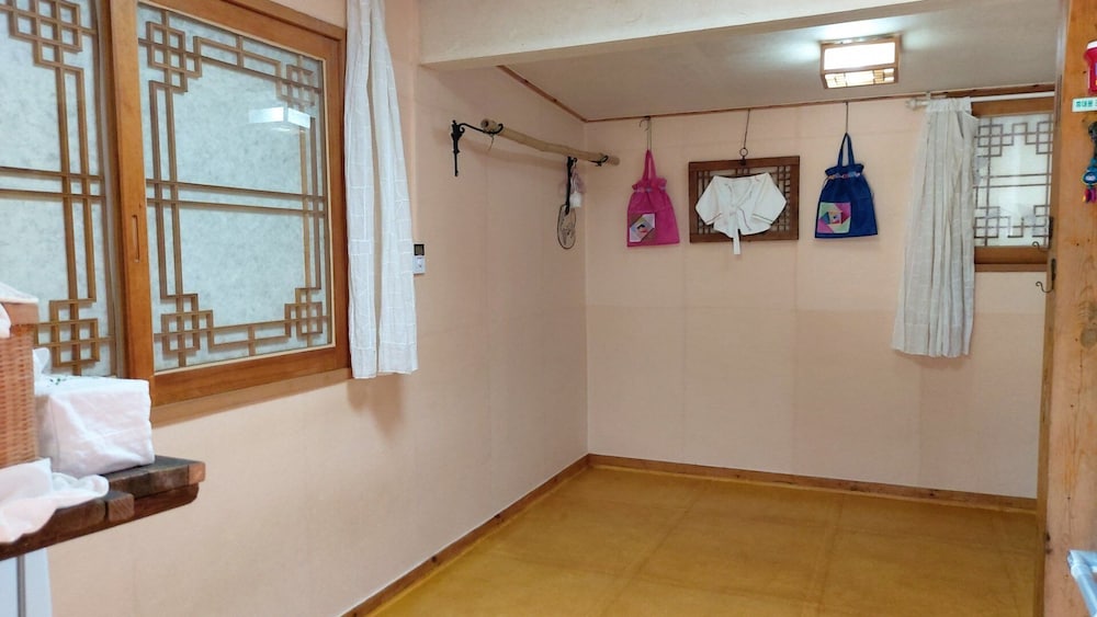 Room (Joy) photo 1