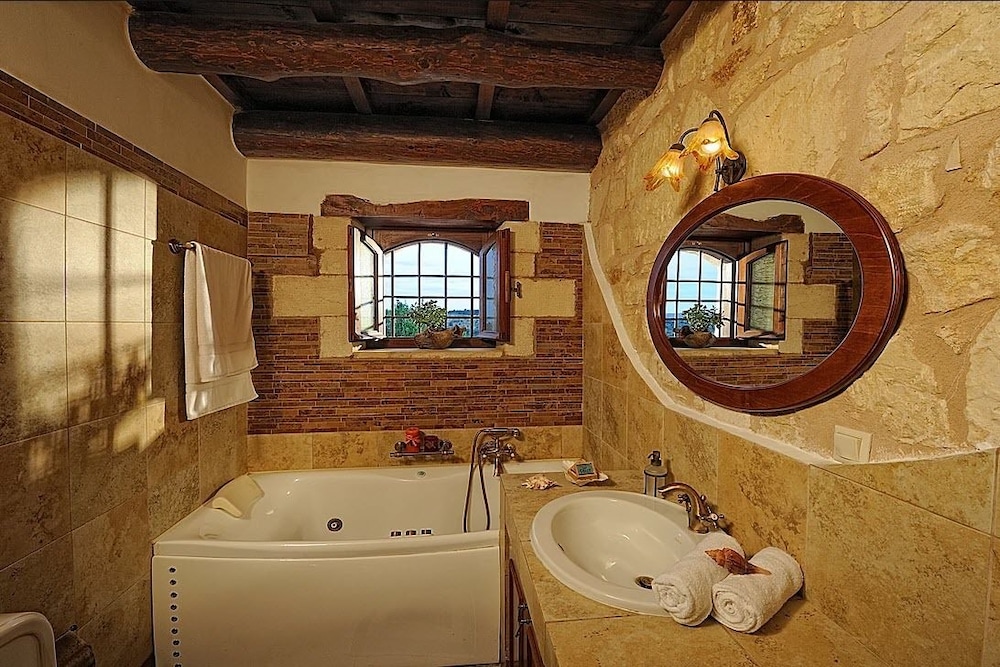 Villa, Ground Floor photo 3