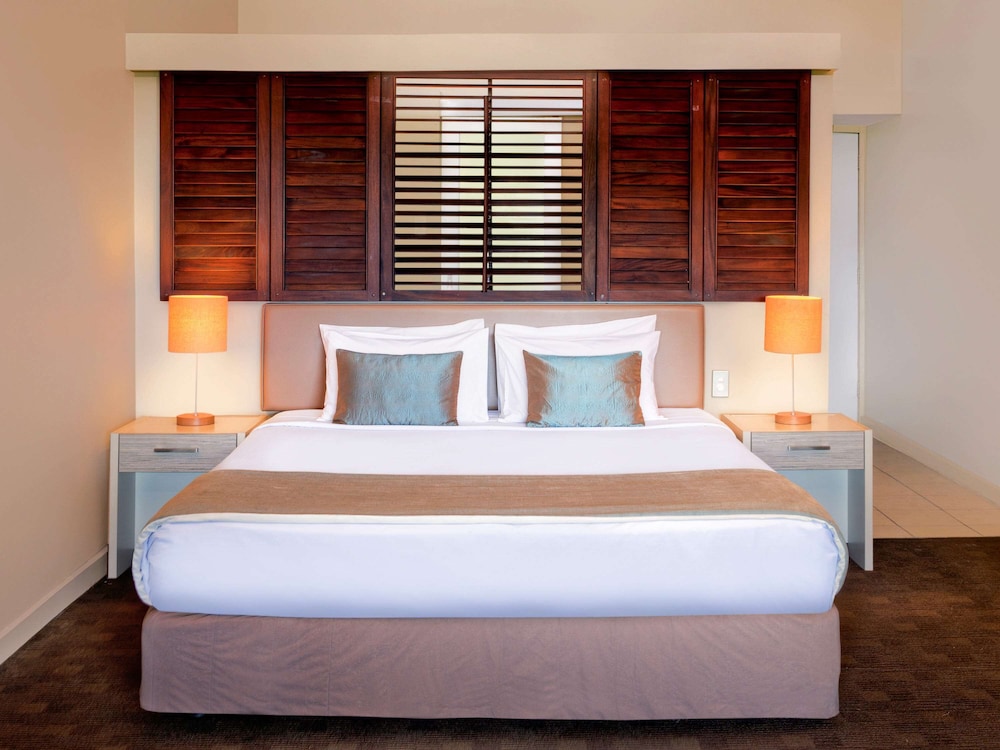 Executive Room, 1 King Bed with Sofa bed photo 3
