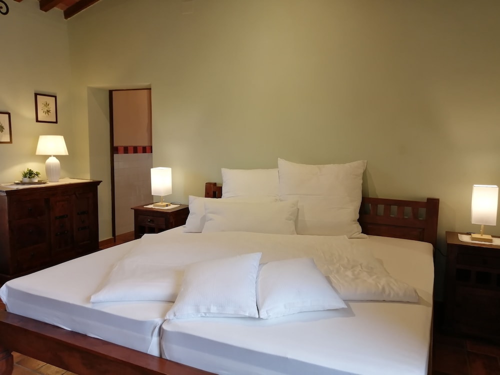 Traditional Apartment, 1 King Bed with Sofa bed photo 1