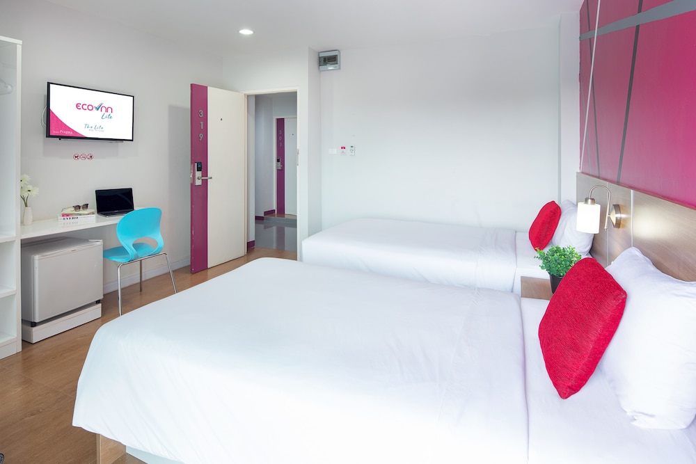 Standard, 2 Twin Beds, Non Smoking, City View - Photo 4