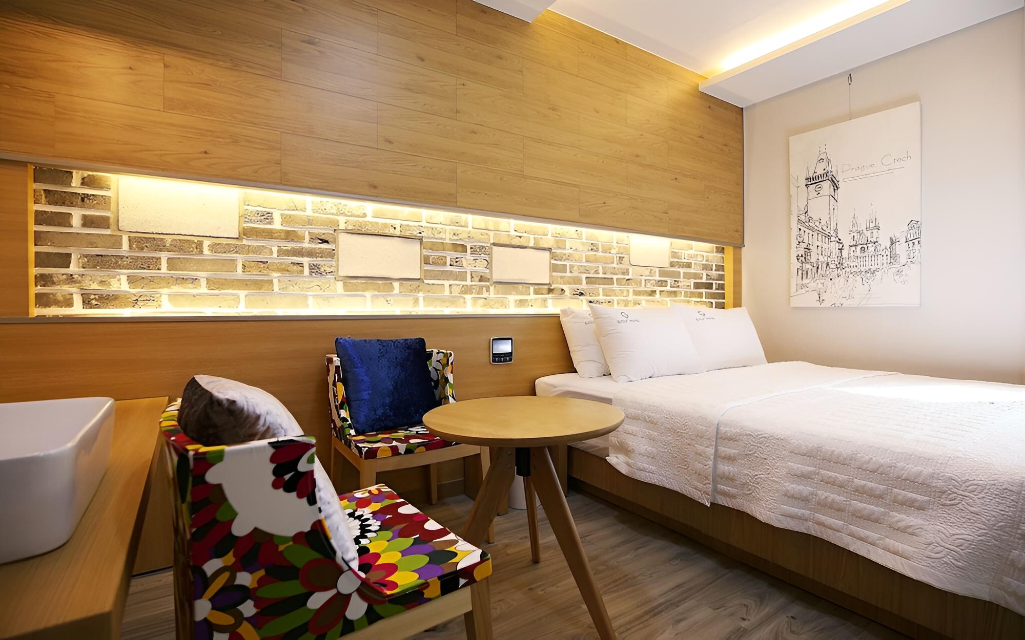 Room (Standard room) - Photo 16