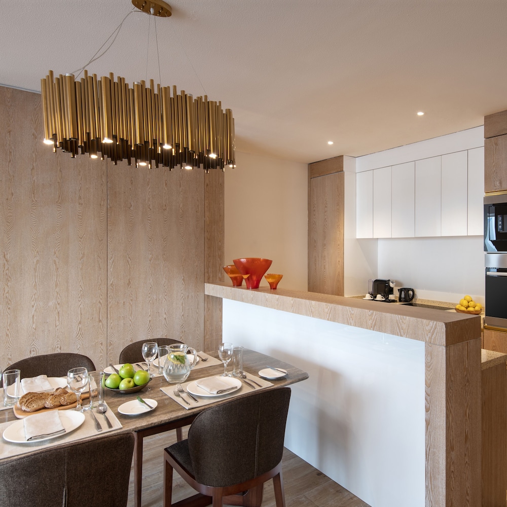Premier Suite, 1 Bedroom With Beach Access, Non Smoking, City View photo 3