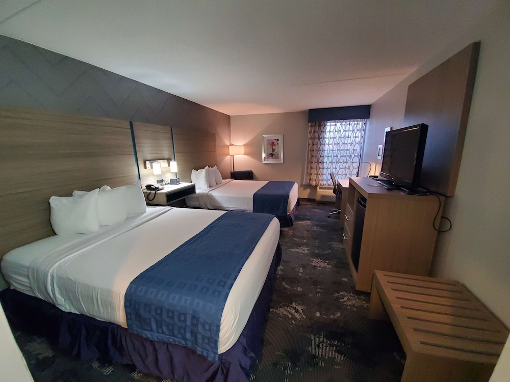 Suite, Multiple Beds, Non Smoking, Refrigerator & Microwave