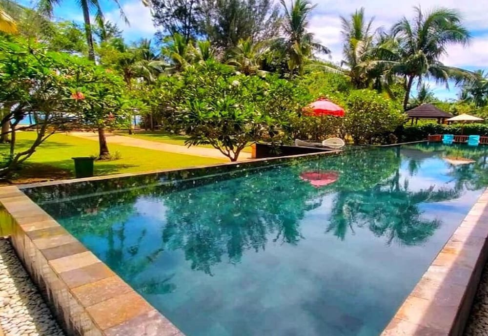 Casuarina Palms Luxury Villa photo 3