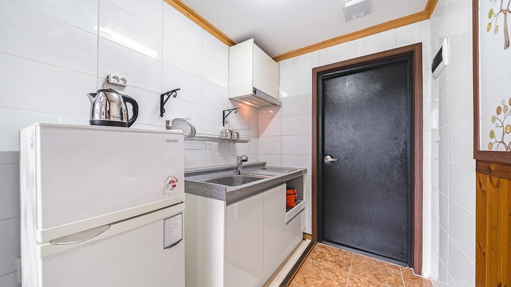 Basic Room, 1 Bedroom (204(Oceanview)) - Photo 7