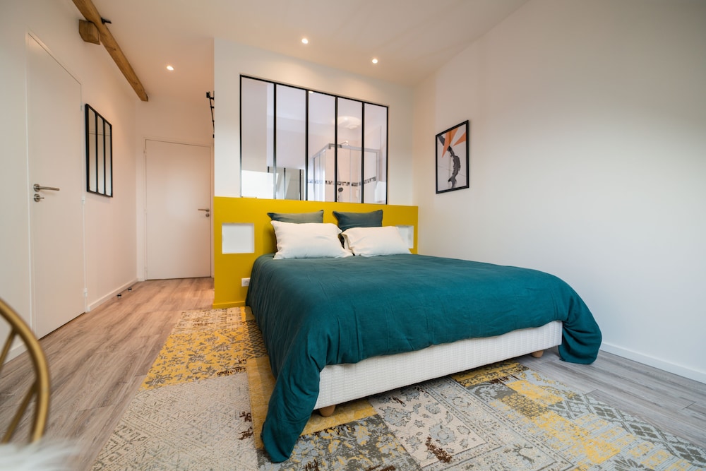 Family Quadruple Room, 2 Bedrooms, Lake View photo 2