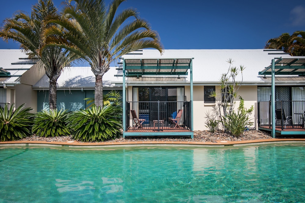 1 Bedroom Poolside photo 2