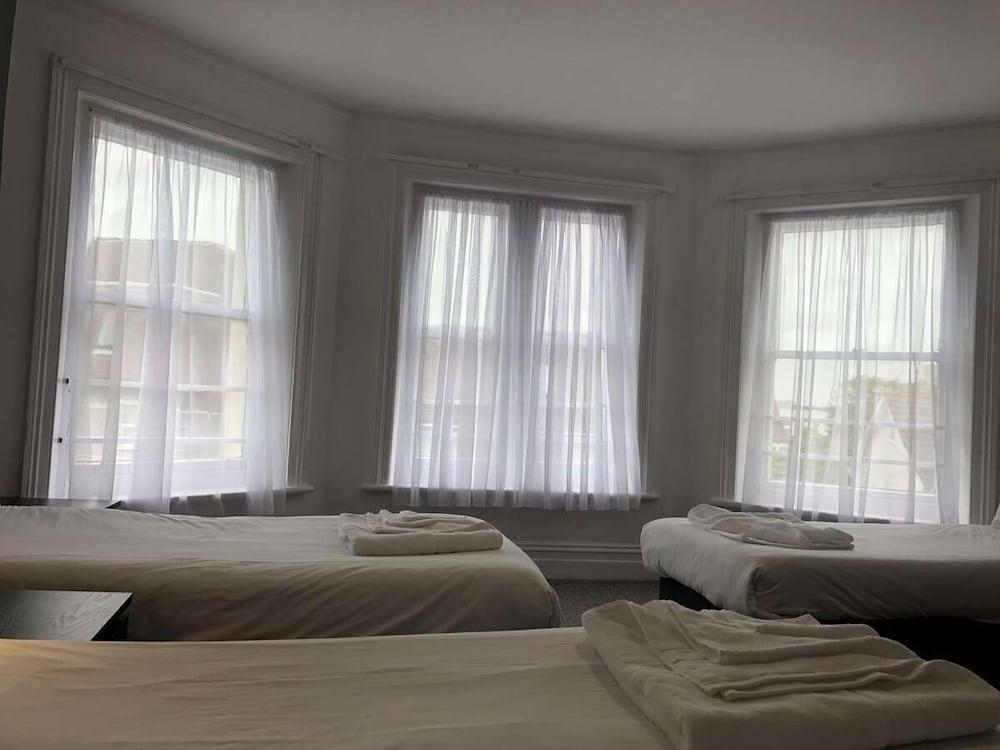 Deluxe Quadruple Room, City View